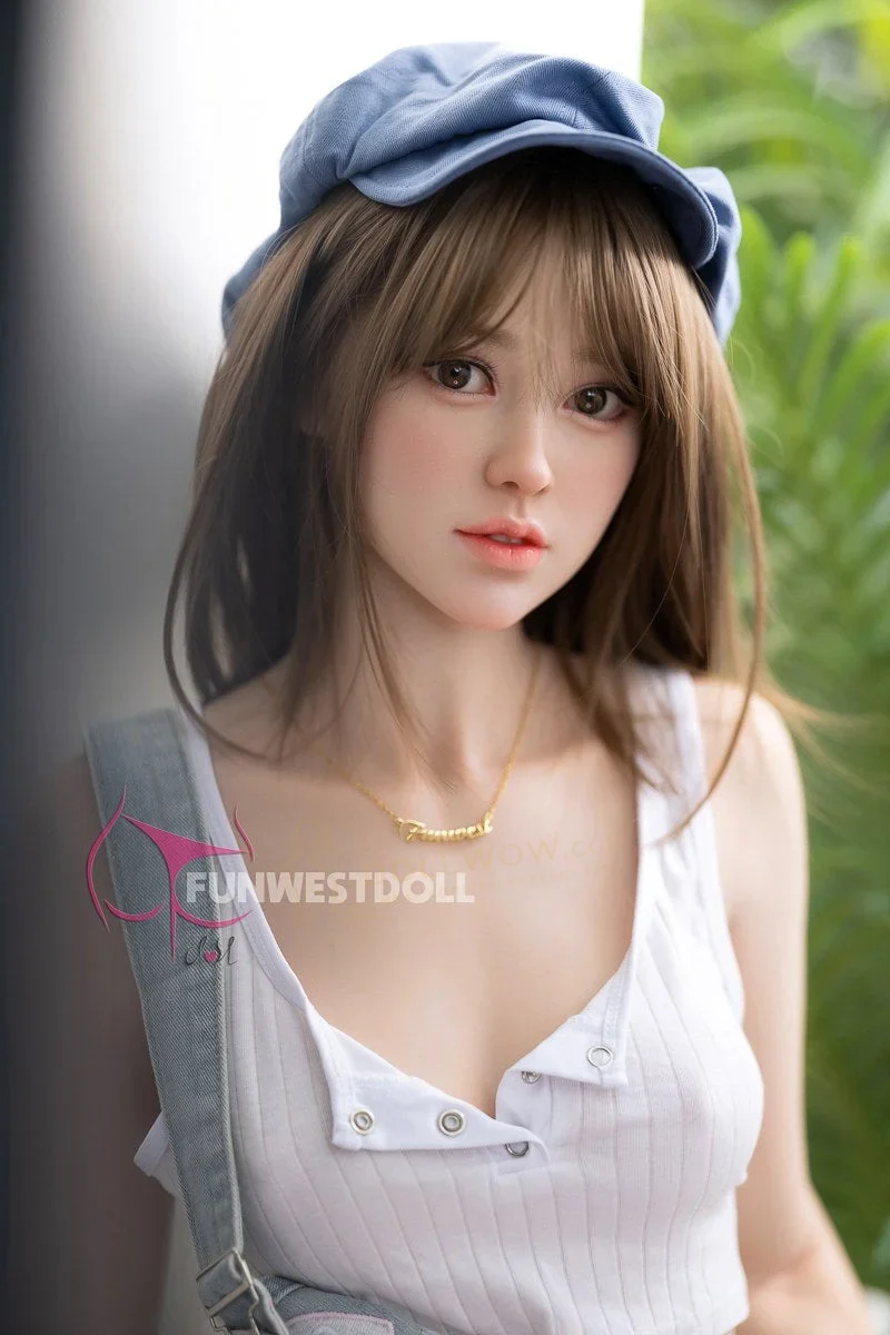 Lucy reference photo