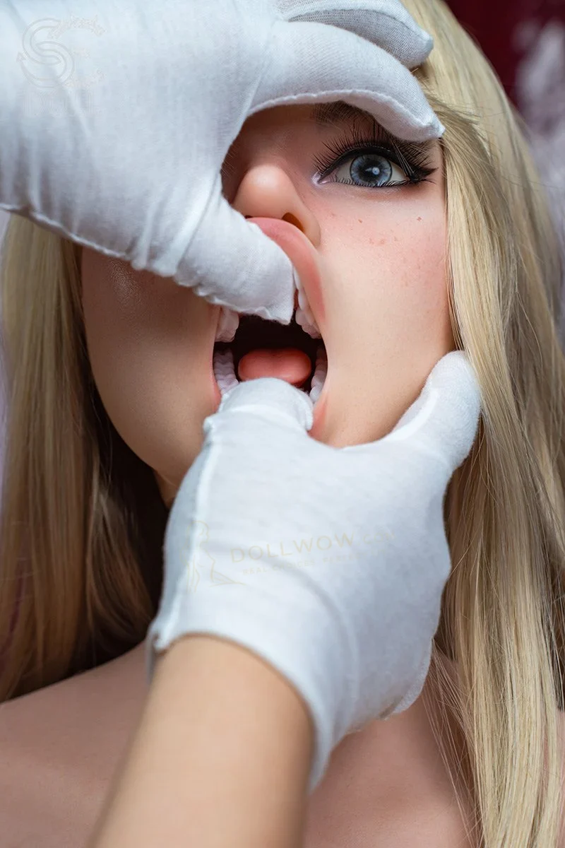 SE Doll Olivia Grant - ST1 107cm 107cm H-Cup Silicone — image 8 of 8